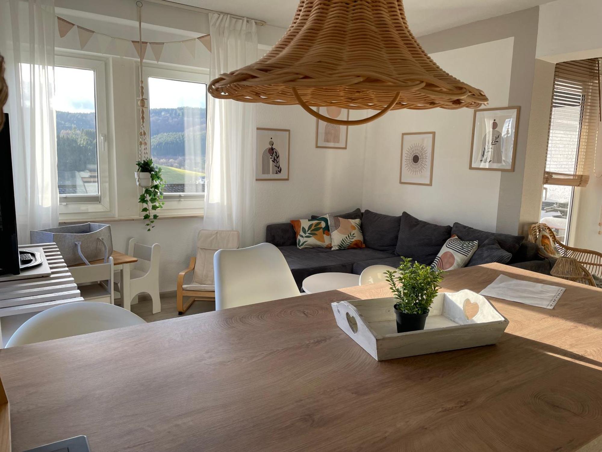 Dorfblick Mit 2 Sz, Wlan, Balkon & Ski- Oder Ebike Keller Apartment