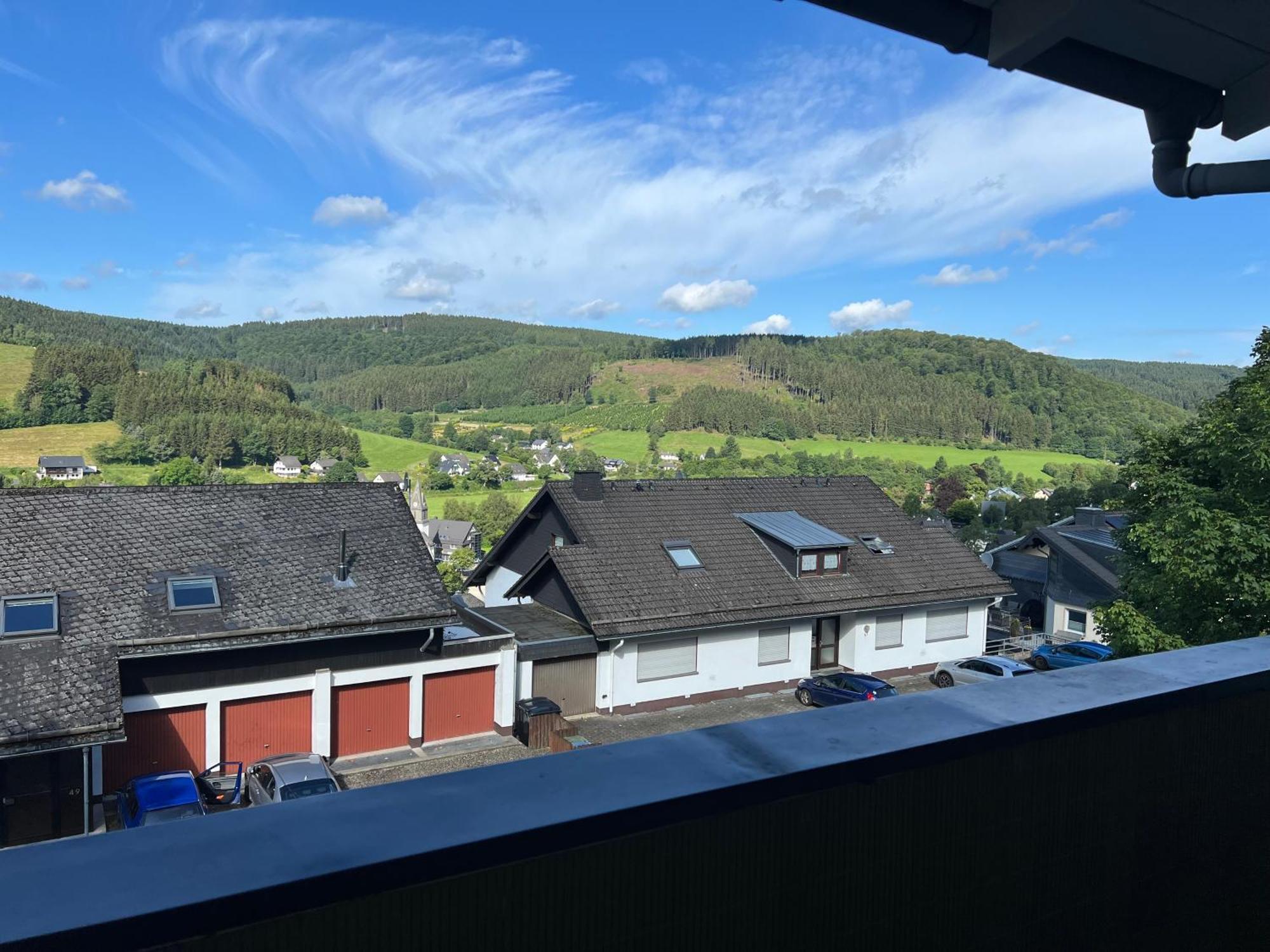 Dorfblick Mit 2 Sz, Wlan, Balkon & Ski- Oder Ebike Keller Appartement Winterberg